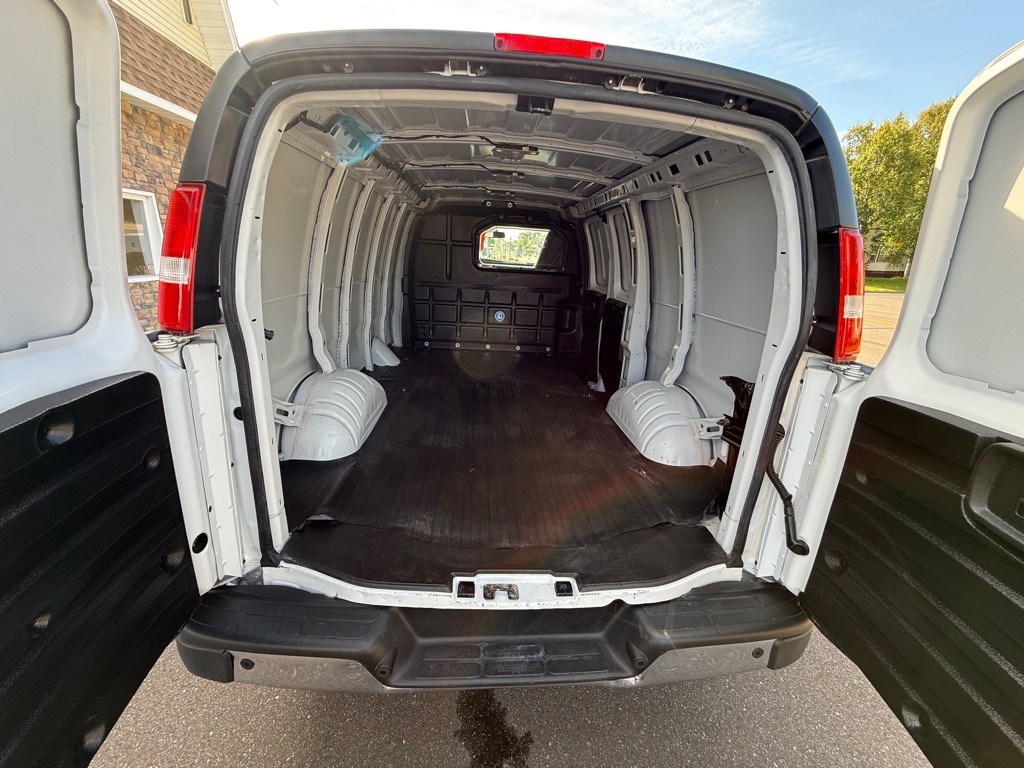2020 Chevrolet Express Image 11