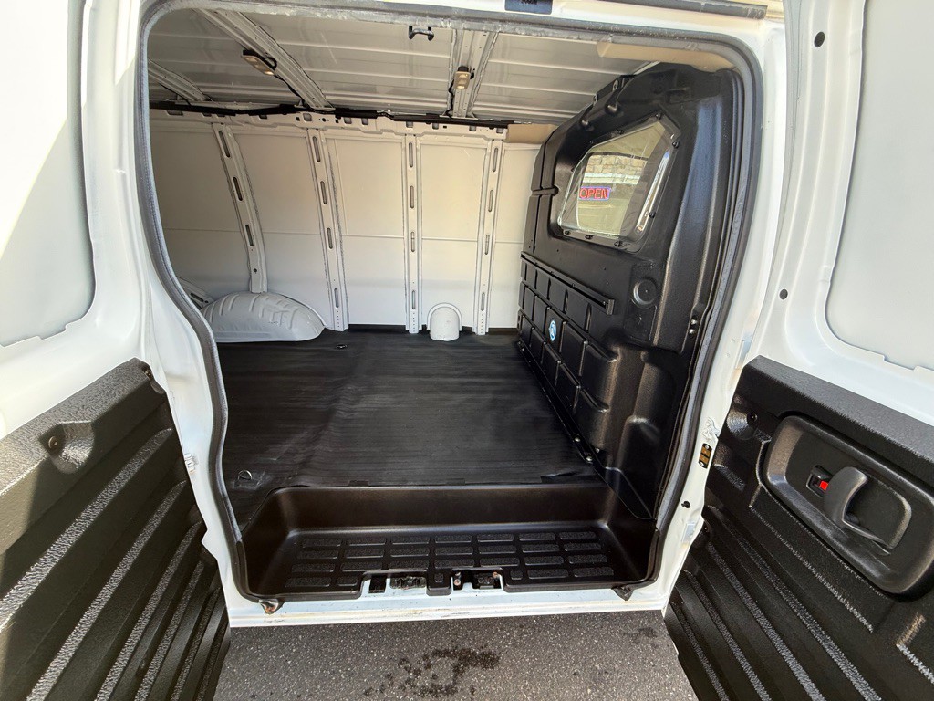 2020 Chevrolet Express Image 13