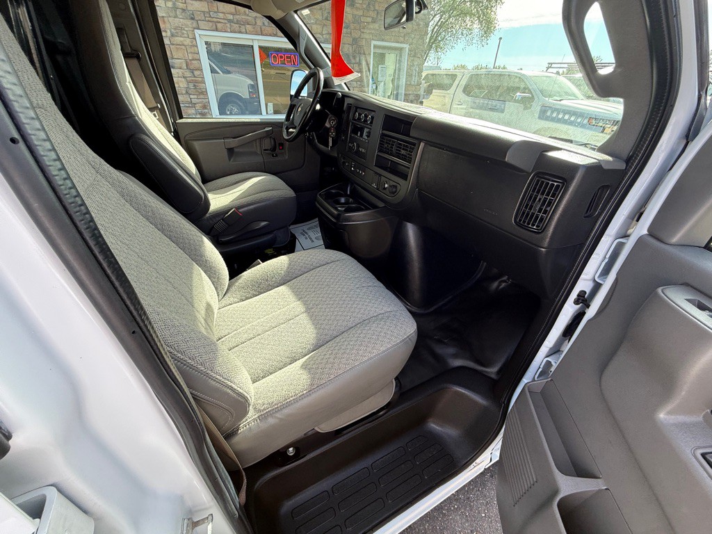 2020 Chevrolet Express Image 15
