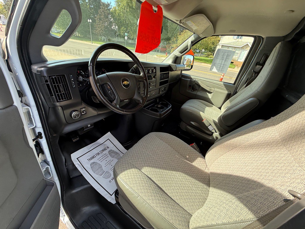 2020 Chevrolet Express Image 18