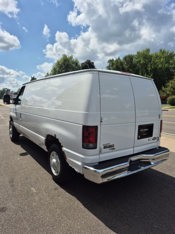2013 Ford E-series Image 7