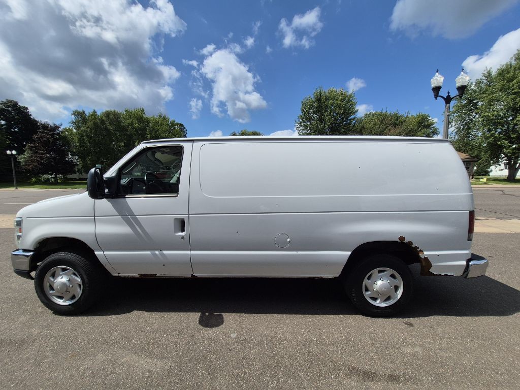 2013 Ford E-series Image 9