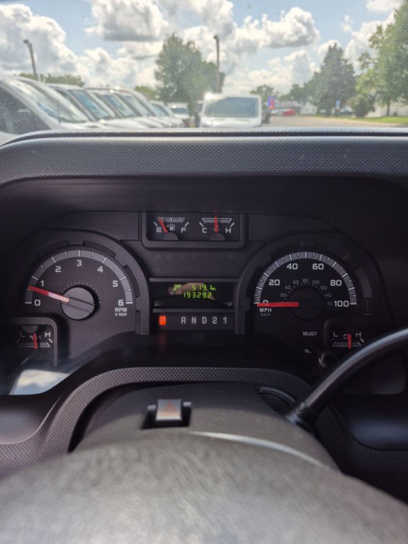 2013 Ford E-series Image 17