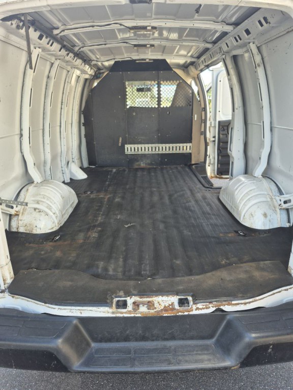2017 Chevrolet Express Image 13