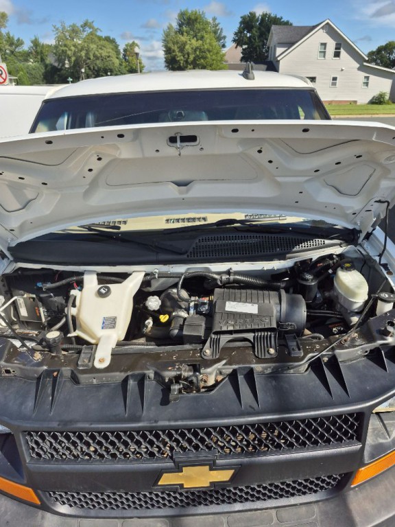 2017 Chevrolet Express Image 15