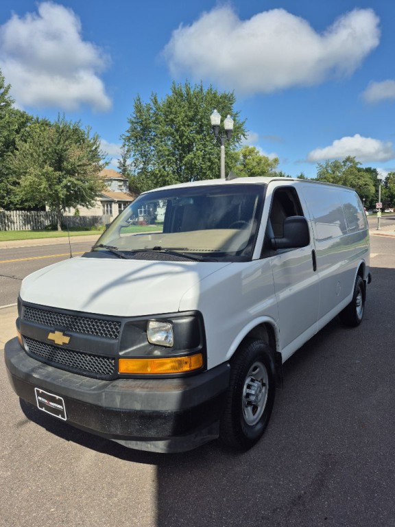 2017 Chevrolet Express Image 2