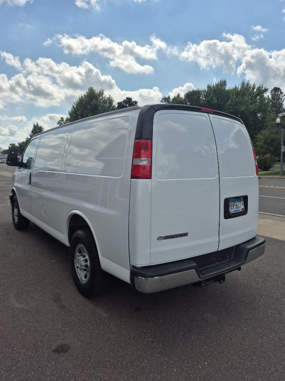 2018 Chevrolet Express Image 7