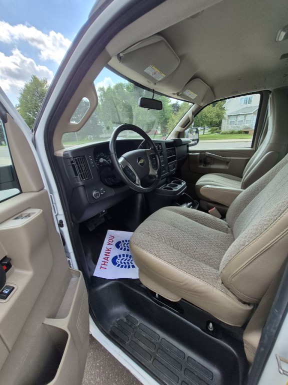 2018 Chevrolet Express Image 9