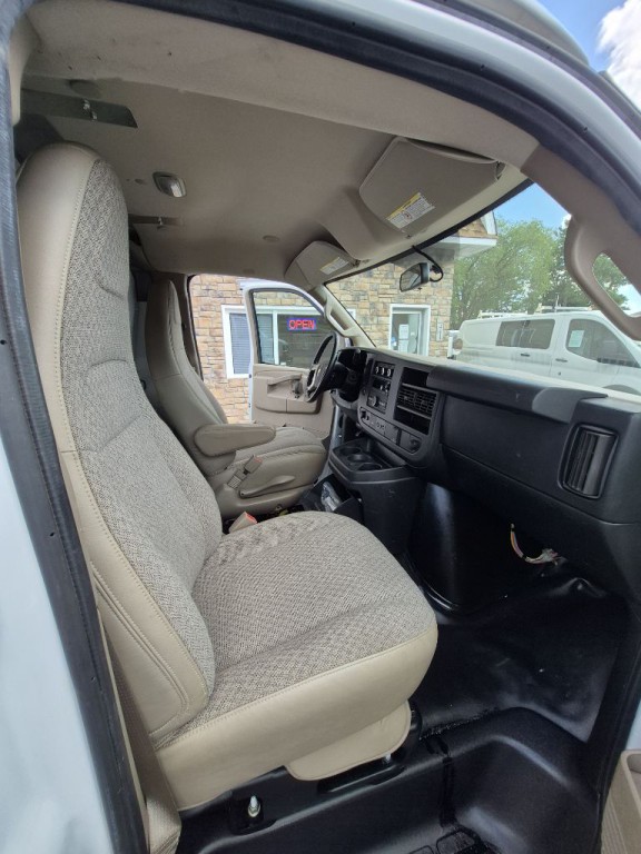 2018 Chevrolet Express Image 10
