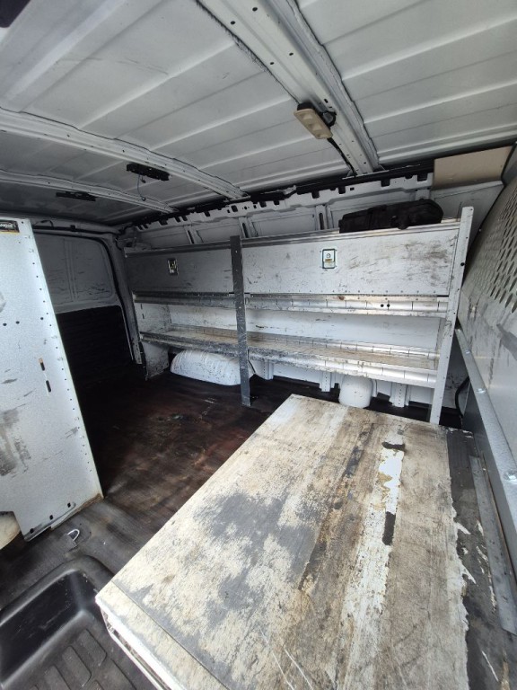 2018 Chevrolet Express Image 12