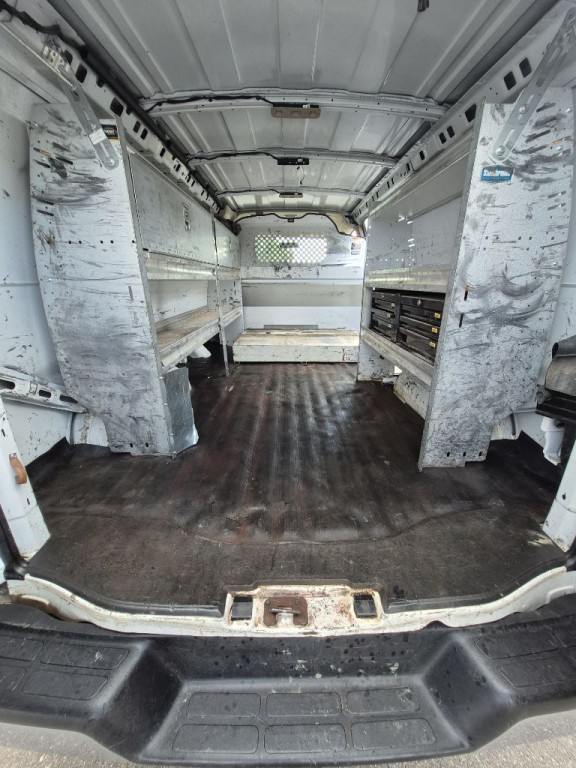 2018 Chevrolet Express Image 15