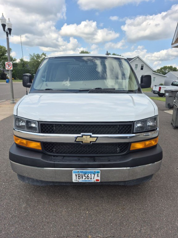 2018 Chevrolet Express Image 3