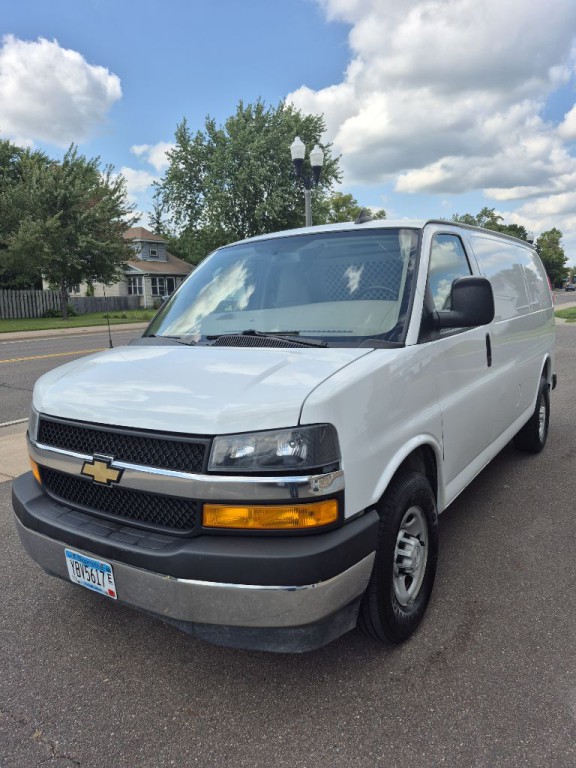 2018 Chevrolet Express Image 2