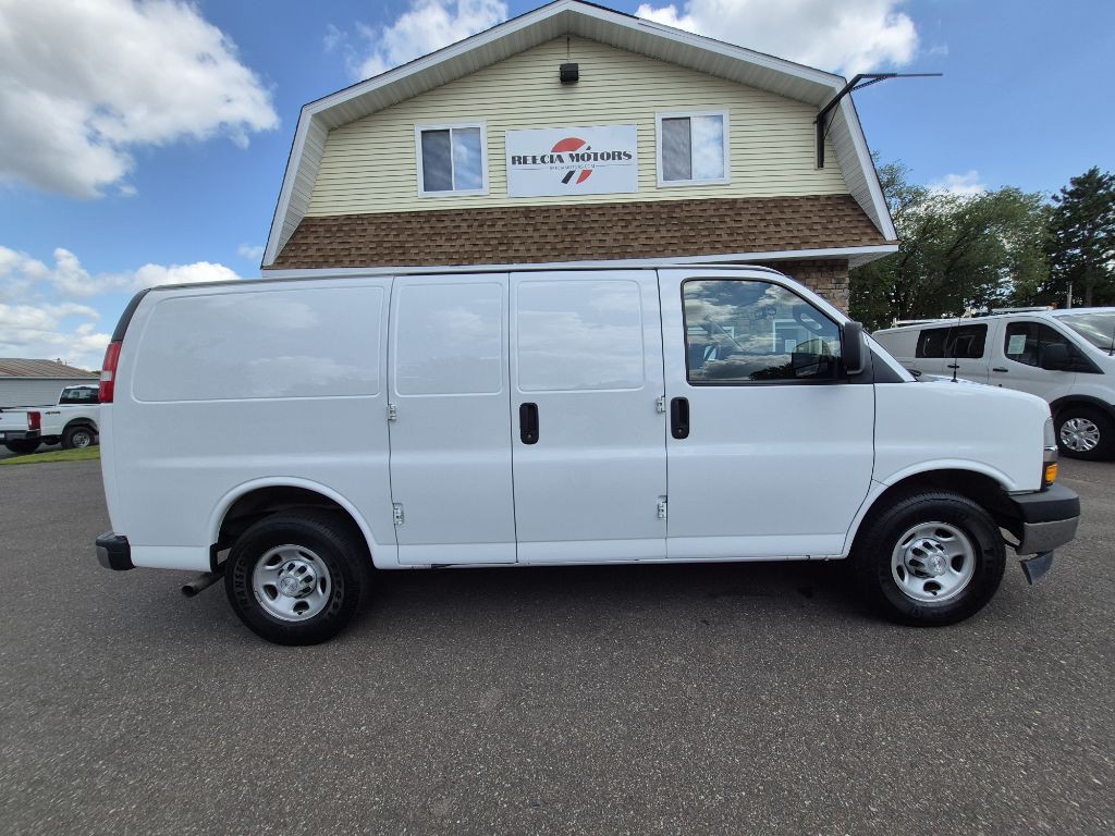 2018 Chevrolet Express Image 4