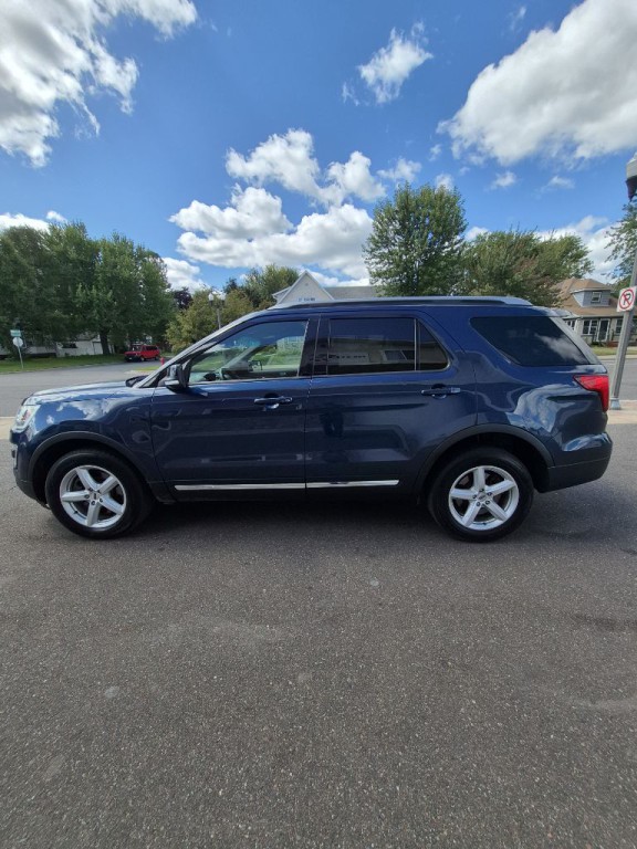 2017 Ford Explorer Image 8