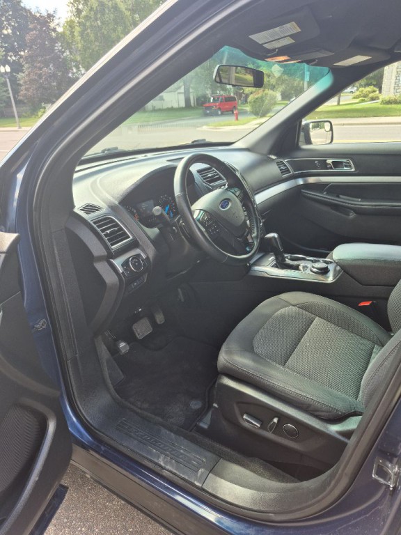 2017 Ford Explorer Image 9