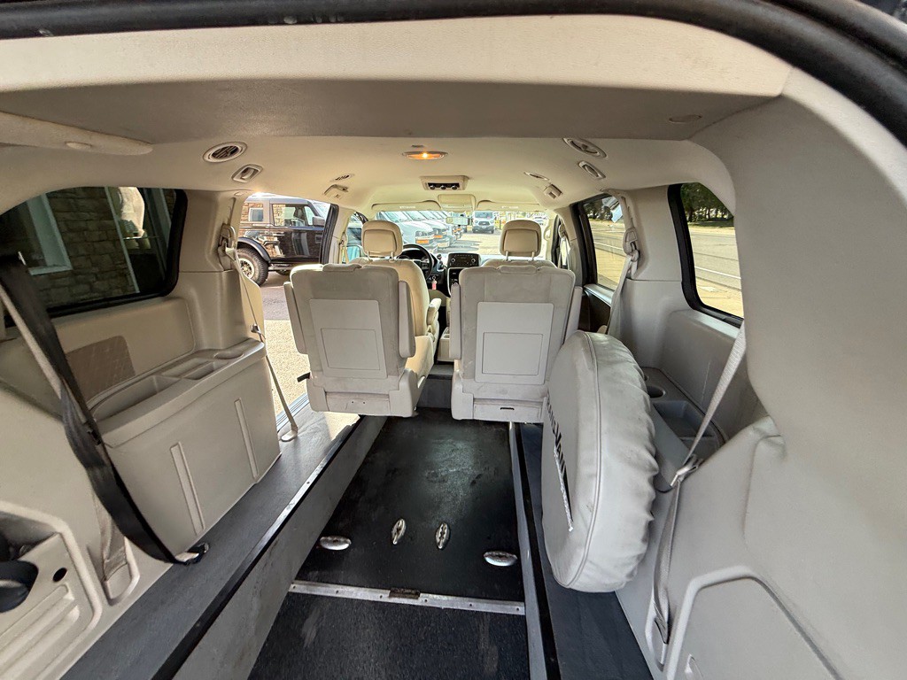 2013 Dodge Grand Caravan Image 25