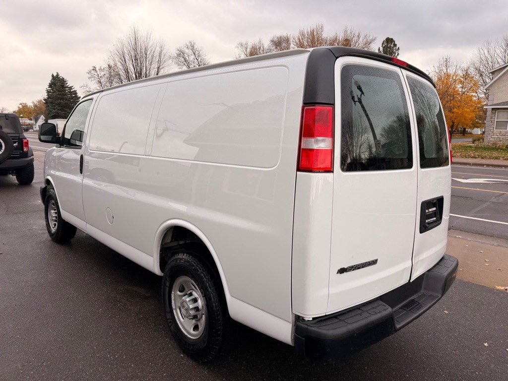 2020 Chevrolet Express Image 5