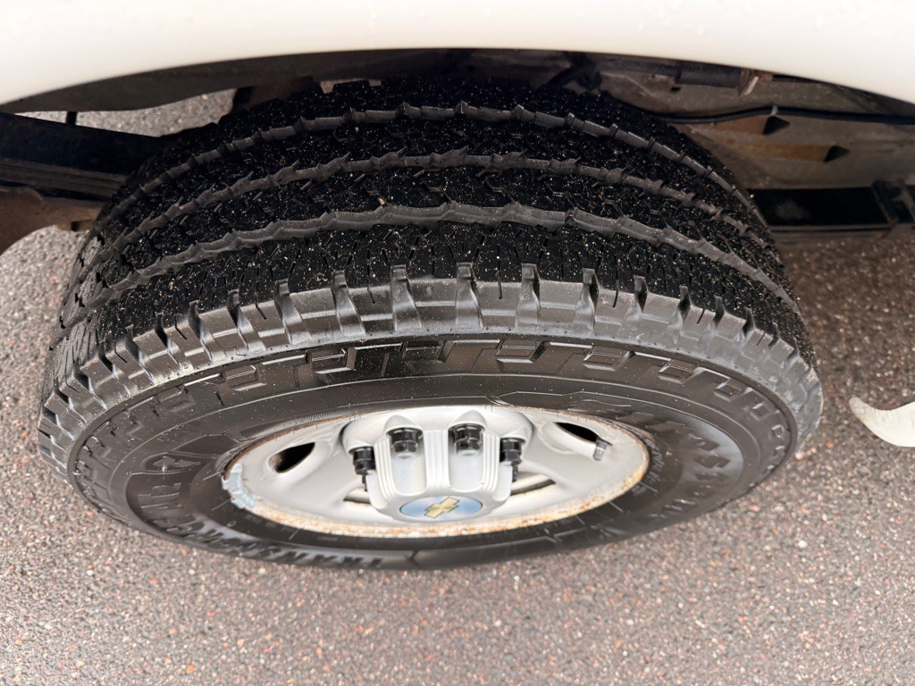 2020 Chevrolet Express Image 12