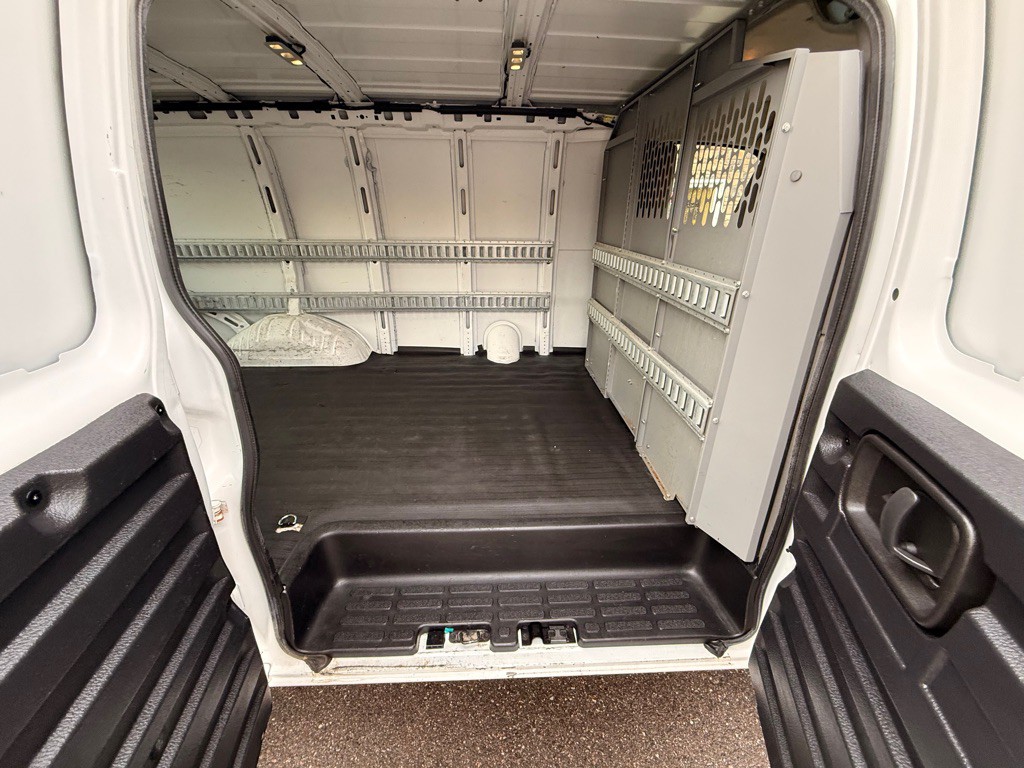 2020 Chevrolet Express Image 13