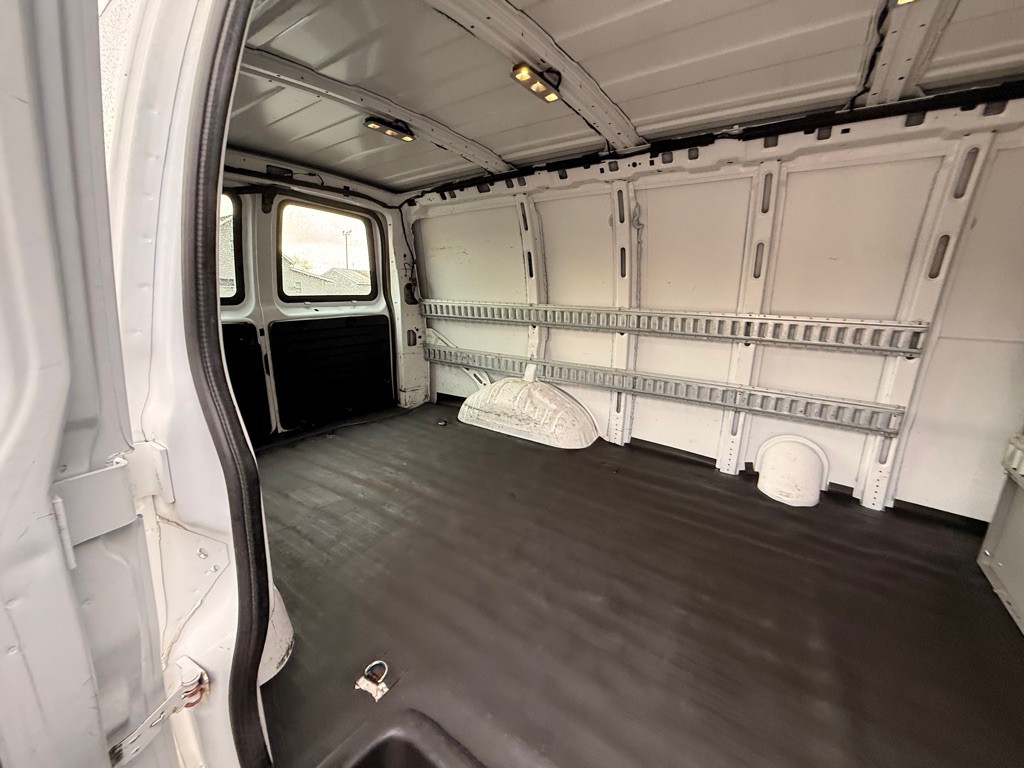 2020 Chevrolet Express Image 14