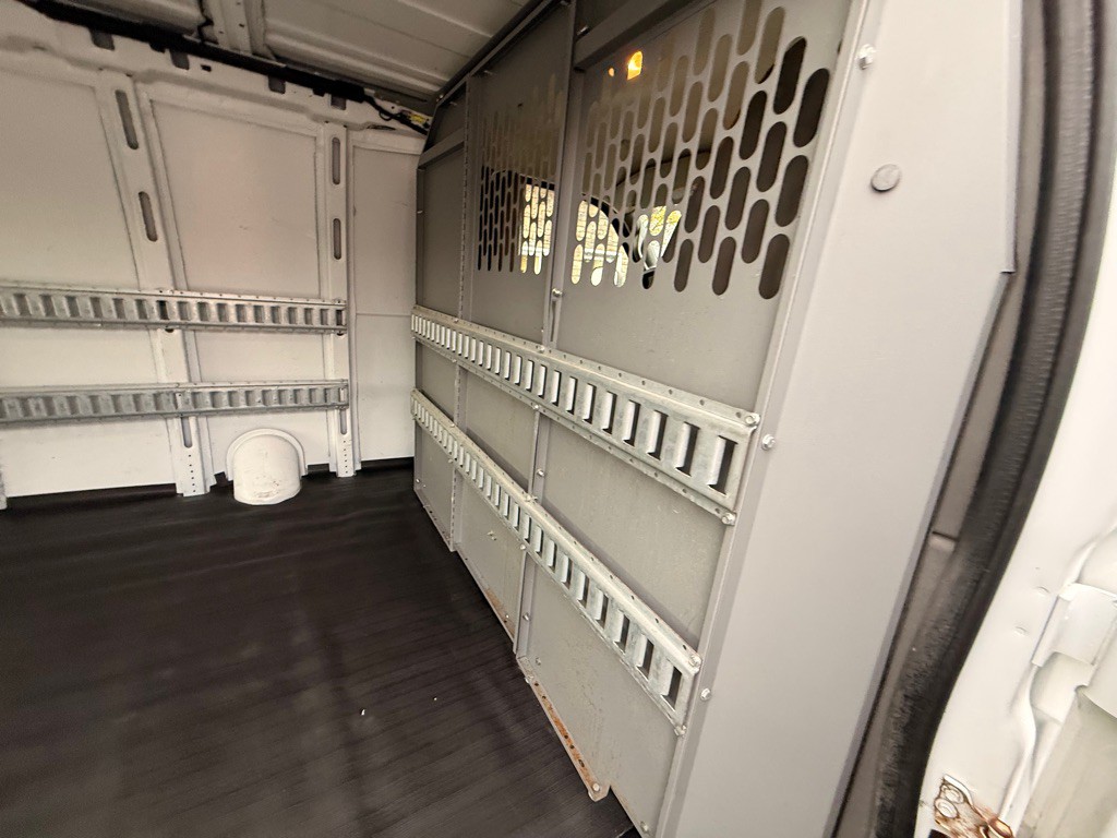 2020 Chevrolet Express Image 15