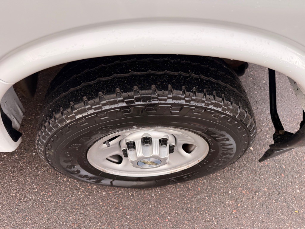 2020 Chevrolet Express Image 17