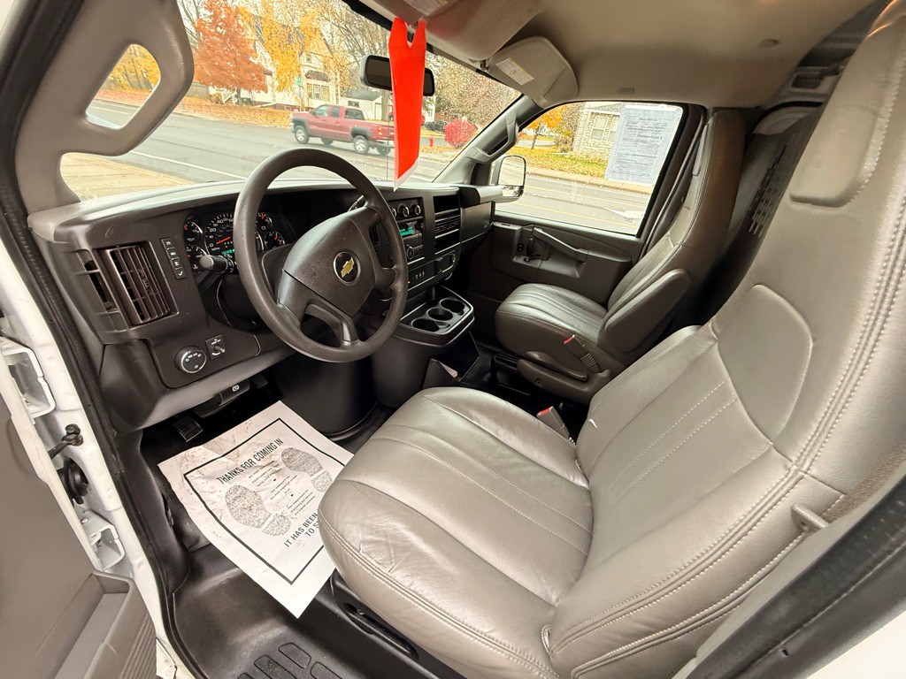 2020 Chevrolet Express Image 19