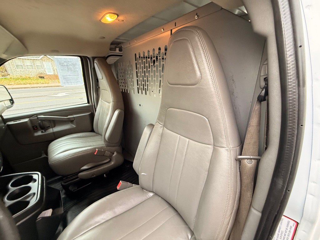 2020 Chevrolet Express Image 22