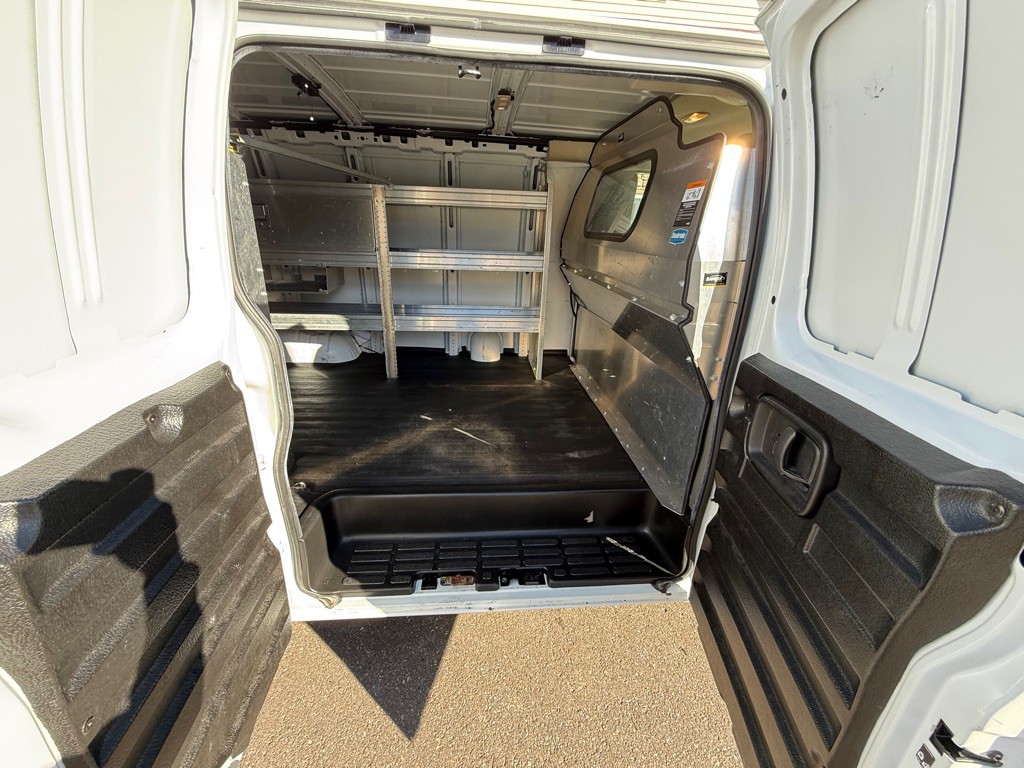 2019 Chevrolet Express Image 16