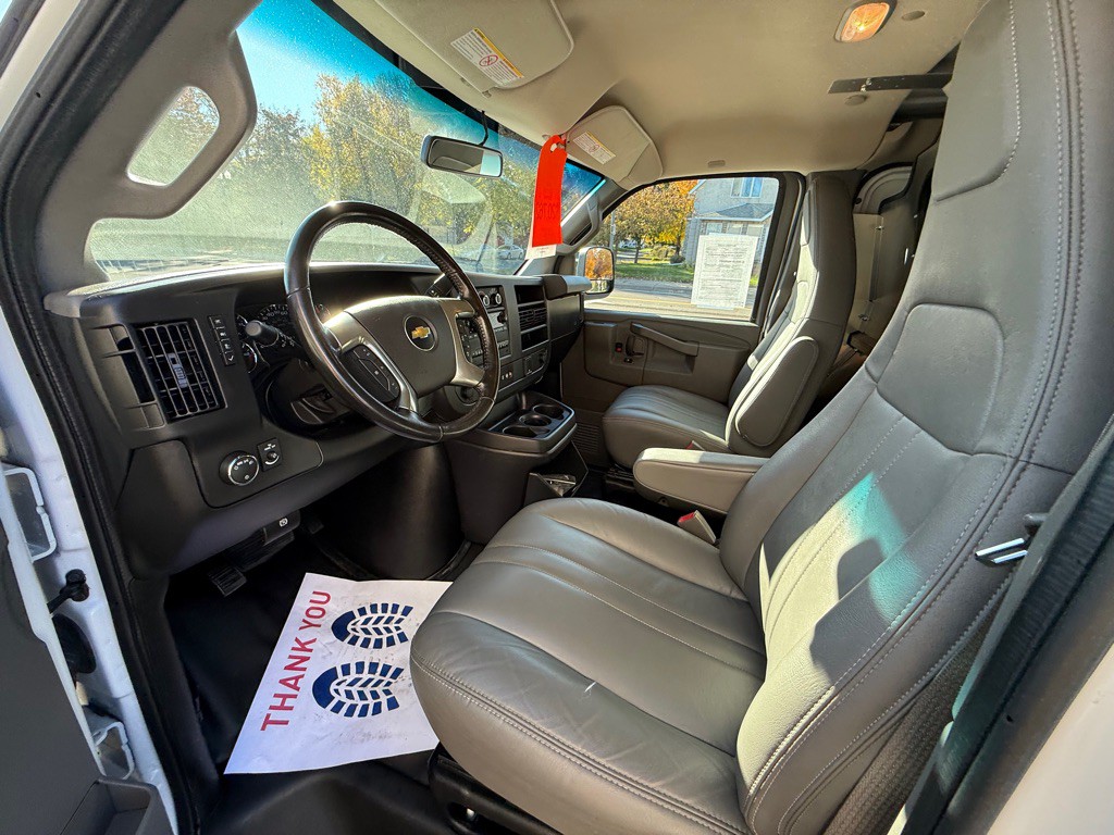 2019 Chevrolet Express Image 24