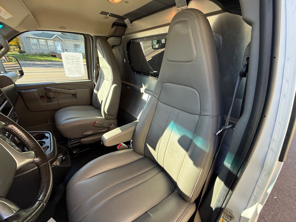 2019 Chevrolet Express Image 26