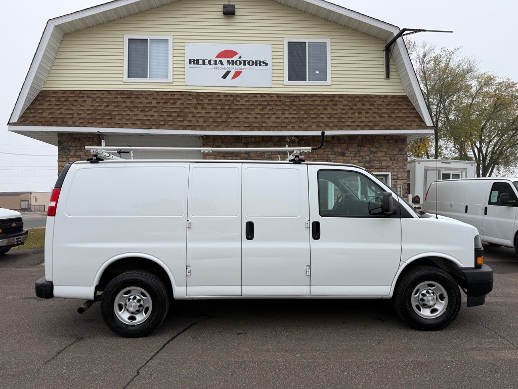 2019 Chevrolet Express Image 2