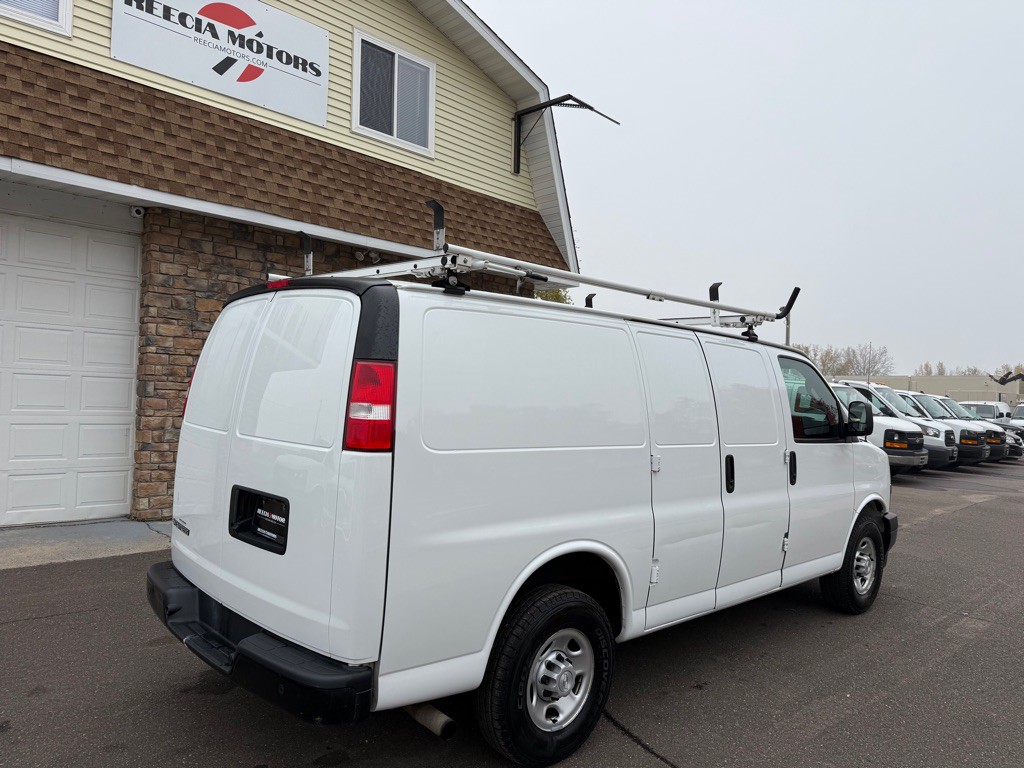 2019 Chevrolet Express Image 3