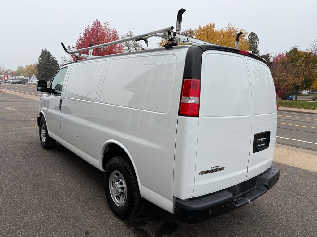 2019 Chevrolet Express Image 5