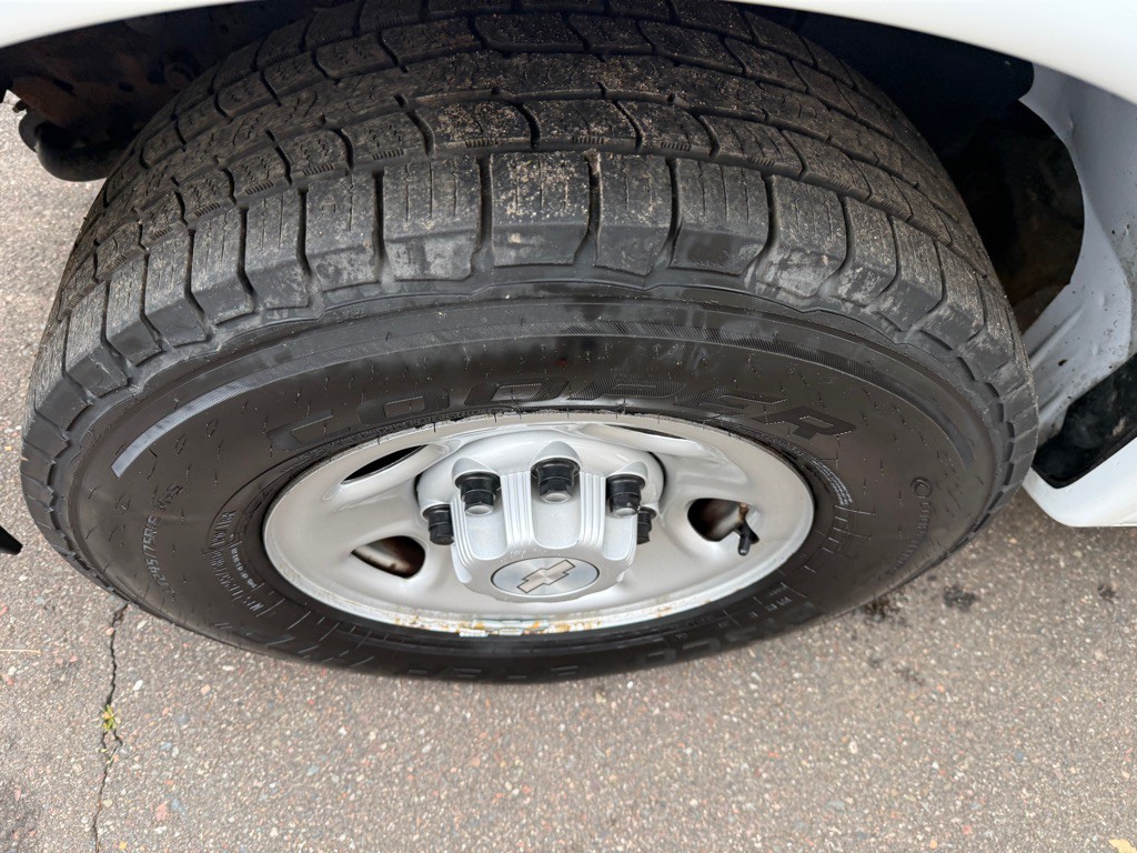 2019 Chevrolet Express Image 9