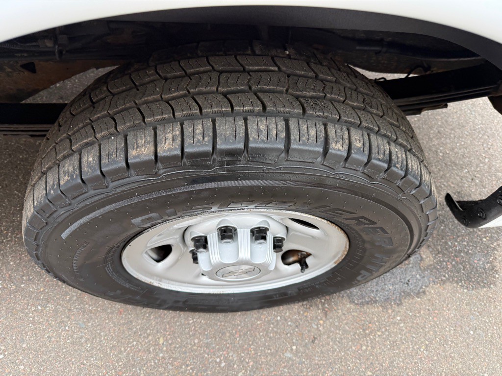 2019 Chevrolet Express Image 10