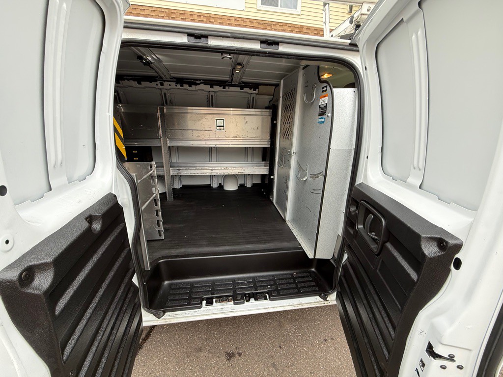 2019 Chevrolet Express Image 13