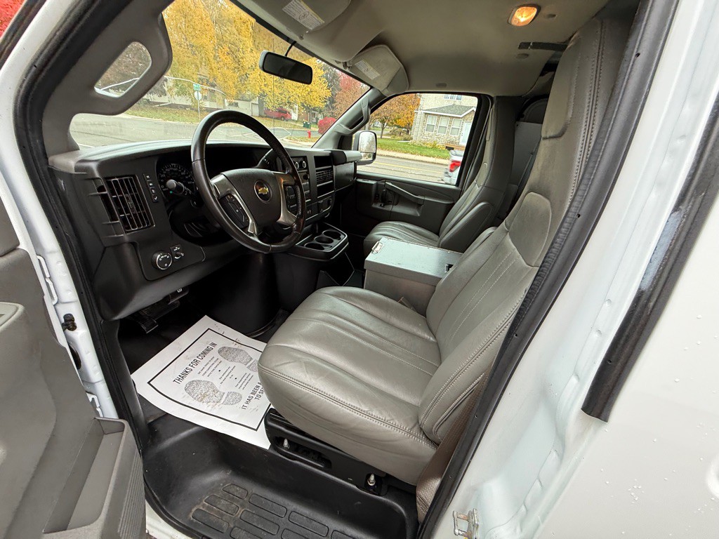 2019 Chevrolet Express Image 18
