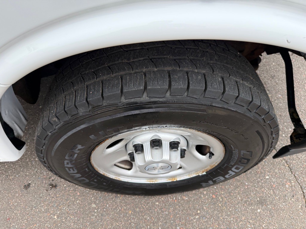 2019 Chevrolet Express Image 20