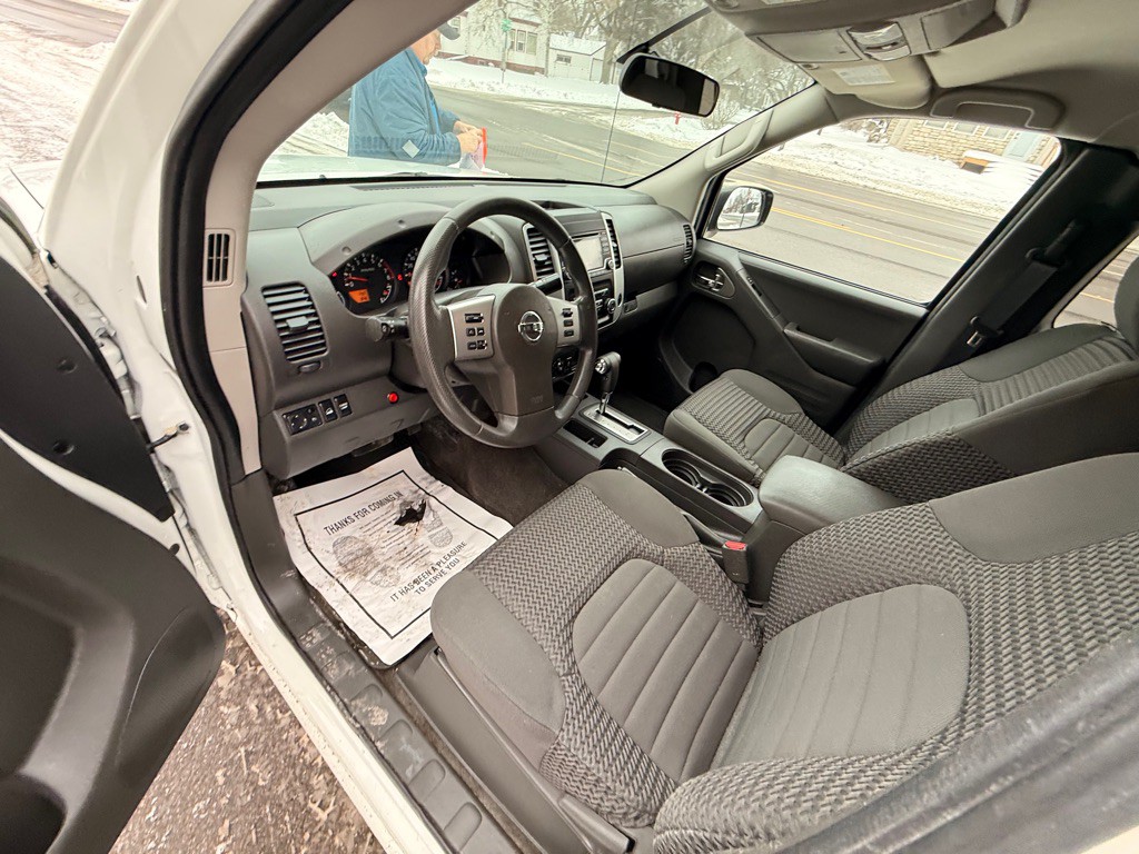 2018 Nissan Frontier Image 12