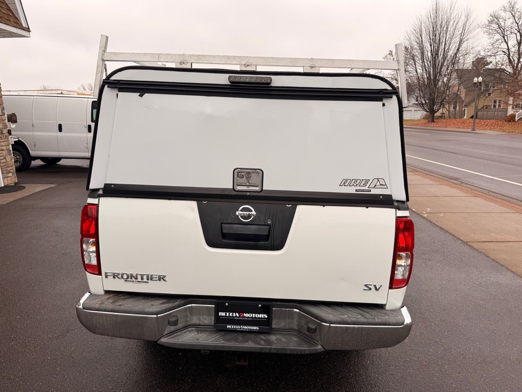 2017 Nissan Frontier Image 5