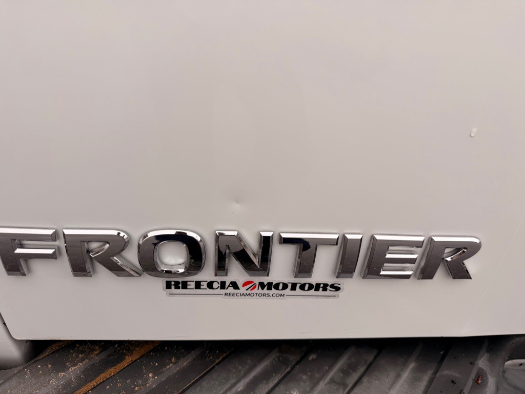2017 Nissan Frontier Image 12