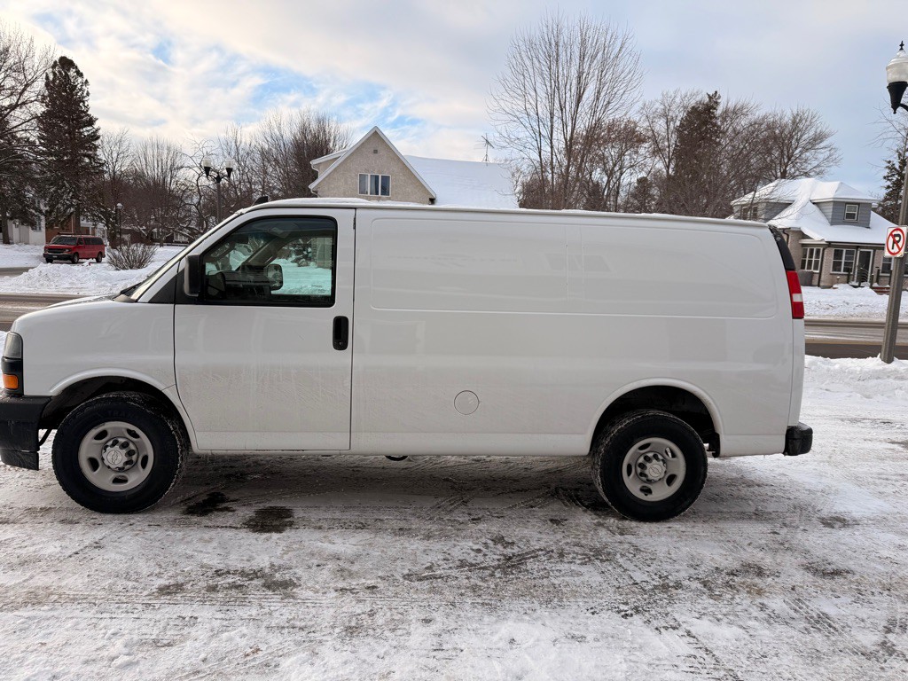 2018 Chevrolet Express Image 6