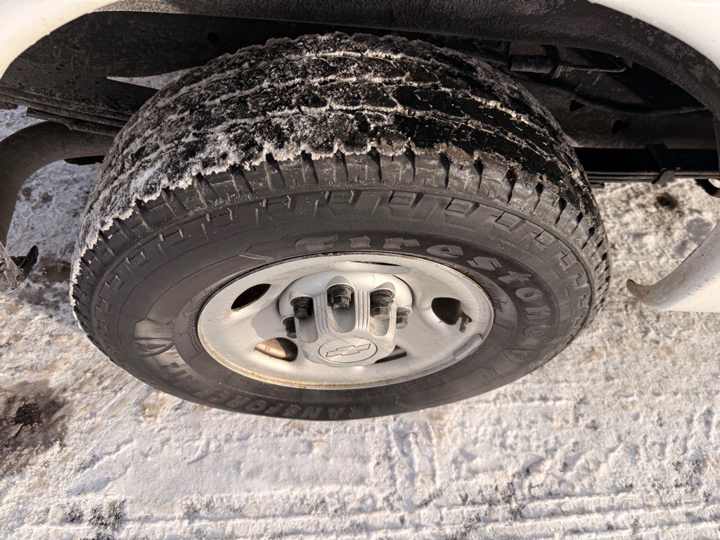 2018 Chevrolet Express Image 12