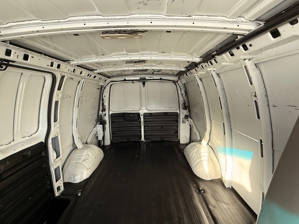 2018 Chevrolet Express Image 21