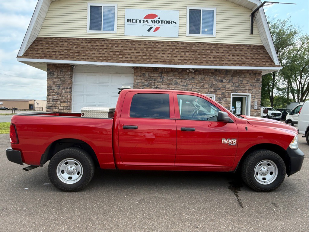 2022 RAM 1500 Image 2