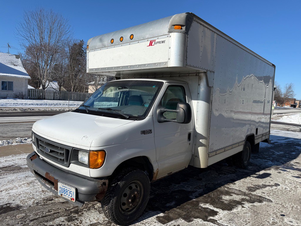 2005 Ford Econoline Image 7