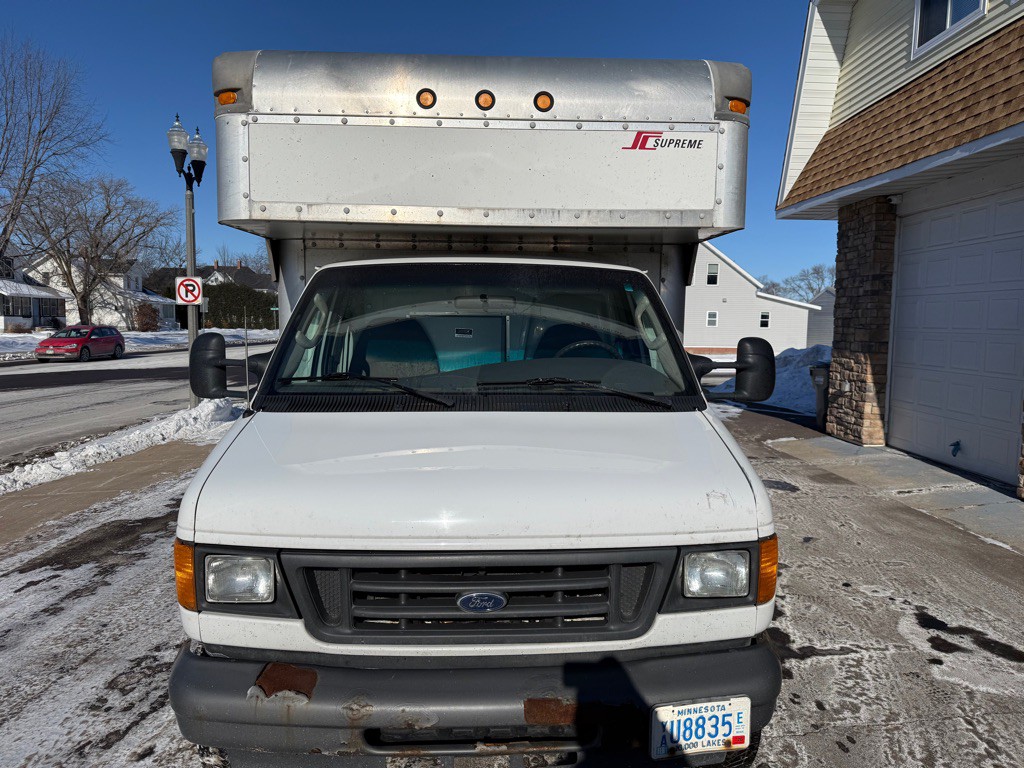 2005 Ford Econoline Image 8