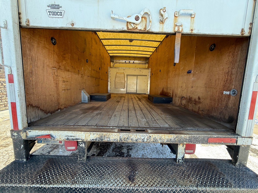 2005 Ford Econoline Image 11